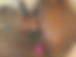 Live cam show with Maddy - Living Room on Camsoda