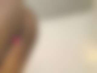 Live cam show with Maddy - Ebony on fapnchat | colombia