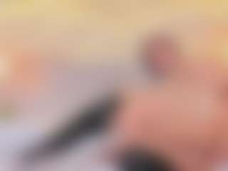 Live cam show with elizabeth-bree - Shaved on Soda Cam