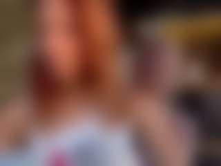 Live cam show with karoline1201 - Living Room on 1on1-livenow