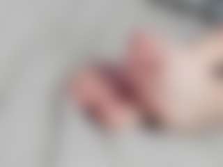 Live cam show with karoline1201 - Upskirt on Milfs Live
