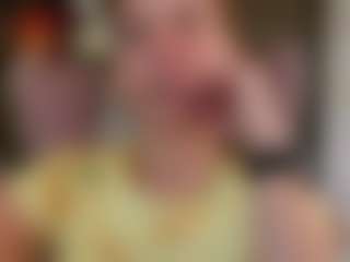Live cam show with karoline1201 - Living Room on Camsoda