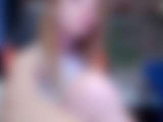 Live cam show with karoline1201 - Living Room on Camsoda