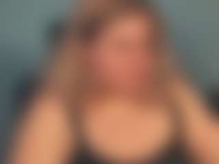 Live cam show with Ally - Living Room on camtv
