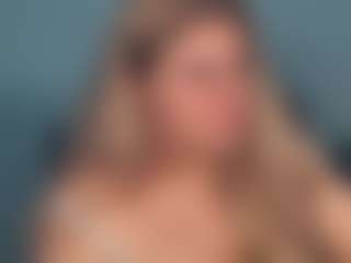 Ally MILF webcam performer live streaming
