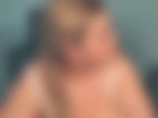 Live cam show with Ally - Milk on iamadamtest123.com