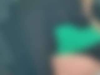 Live cam show with Ally - Living Room on Camsoda