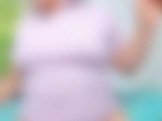 nikol32 MILF webcam performer live streaming