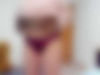 Live cam show with nikol32 - Bedroom on sexylive.show