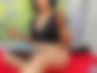 nikol32 MILF webcam performer live streaming