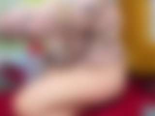 nikol32 MILF webcam performer live streaming