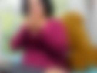nikol32 MILF webcam performer live streaming