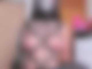 Live cam show with Samantha - Braces on StripNow