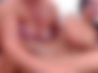 Live cam show with GanseloMix - Shaved Pussy on Camsoda