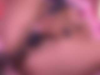 Live cam show with Danna Berlin - Oil on crypto-cams