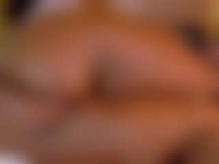 Naomhy MILF webcam performer live streaming