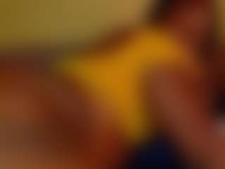 Naomhy MILF webcam performer live streaming