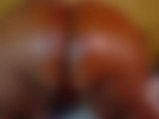 Naomhy MILF webcam performer live streaming