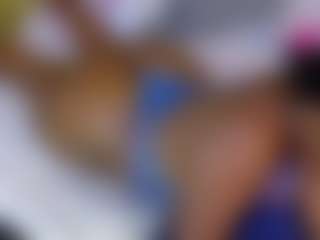 Naomhy MILF webcam performer live streaming