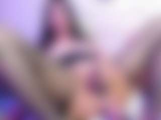 Carlacutee's Live Sex Cam Show