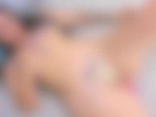 Live cam show with Mia Seleste - Smoking on parknlotfishbdy
