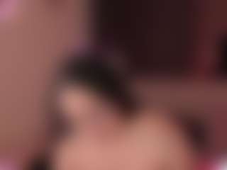 Live cam show with Liz Martins - Colombia on intimatelivegirls.com