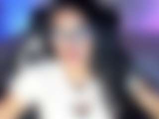 Live cam show with dannadomiinguez - Garter on friskycurves.com