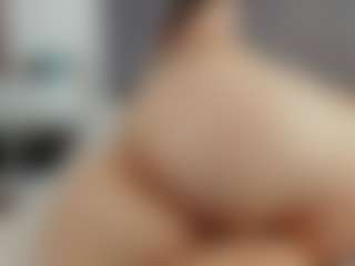 Live cam show with Laurel - Strapon on TeamSkeetLive