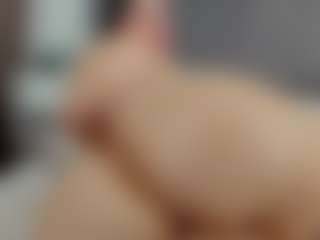 Live cam show with Laurel - Mature on justonemore.cc