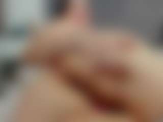 Live cam show with Laurel - Strapon on SinfulBabes