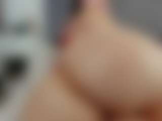 Live cam show with Laurel - Lush on liverealitysex.com