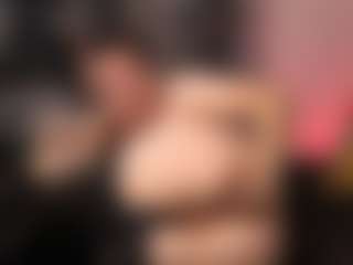 Sarsei MILF webcam performer live streaming