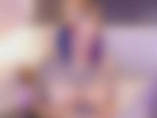 Live cam show with Annie - Raven Hair on alttransgirls