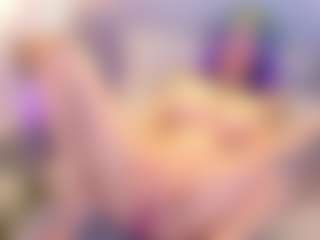 Live cam show with Annie - Strapon on PervPlay.com