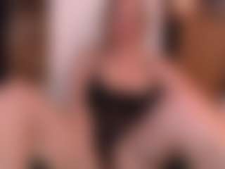 Live cam show with Tilly - Striptease MILF on SinfulBabes