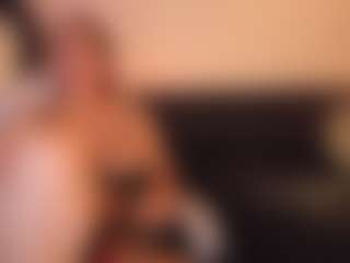 Live cam show with amber-disney - Housewife on crypto-cams