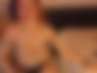 Live cam show with amber-disney - Housewife on TeamSkeetLive