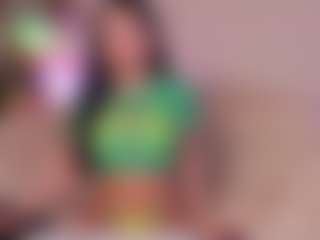 Live cam show with AnaisBloom - Fingering on AdultVida.com