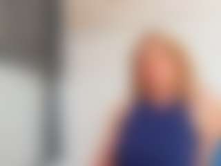 Live cam show with Karissia - Sexcam on hotwifechat.live