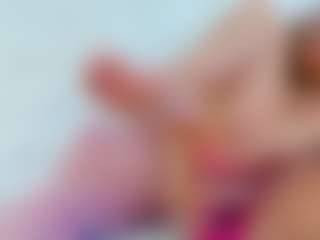 Live cam show with Karissia - Sexcam on friskycurves.com