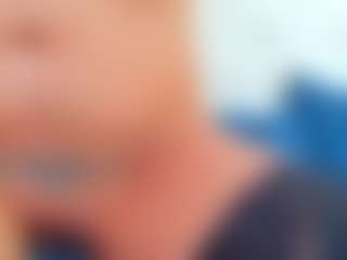 Live cam show with Karissia - Middle Aged on Mixed Magazine Live