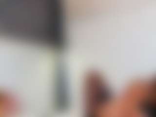 Live cam show with Karissia - Public on xxxlivecams.org
