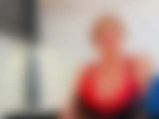 Live cam show with Karissia - Blonde Hair Middle Aged on Camsoda
