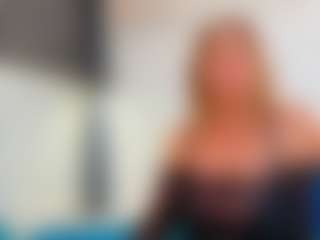 Live cam show with Karissia - Sexcam Mature on Camsoda