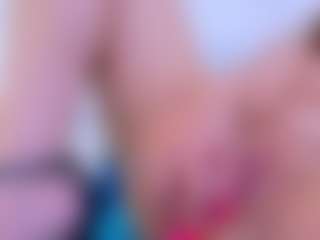 Live cam show with Karissia - Green Eyes on Lustler