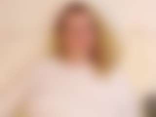 LauraSky's Live Sex Cam Show
