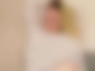 LauraSky's Live Sex Cam Show