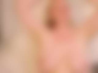 Live cam show with LauraSky - Fuck on StripNow