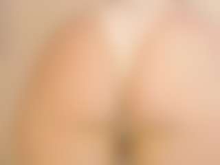 Live cam show with LauraSky - Fuck on Camsoda