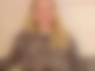 LauraSky's Live Sex Cam Show